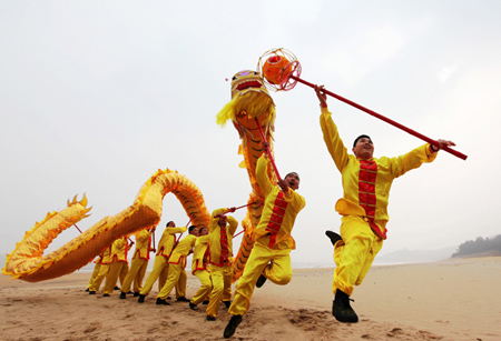 龍頭舞動(dòng)，中醫(yī)藥騰飛在基層