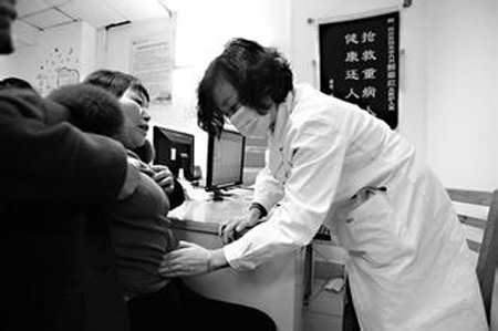 糾結(jié)之后，這位全科醫(yī)生有話說
