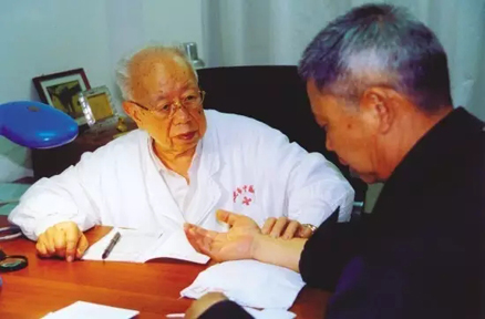 【嶺南名醫(yī)】何炎燊：九旬高齡依然堅持出診