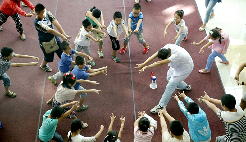 黑龍江省齊齊哈爾市中醫(yī)醫(yī)院舉辦“小郎中中醫(yī)啟蒙班”