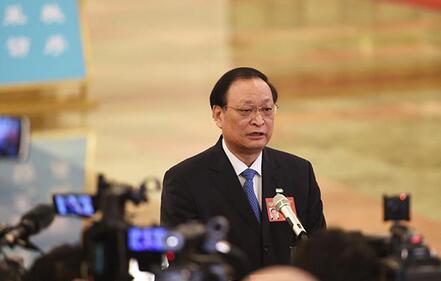 王國強(qiáng)會(huì)見江西省長劉奇一行，提出進(jìn)一步落實(shí)習(xí)近平總書記考察江中藥谷重要講話精神