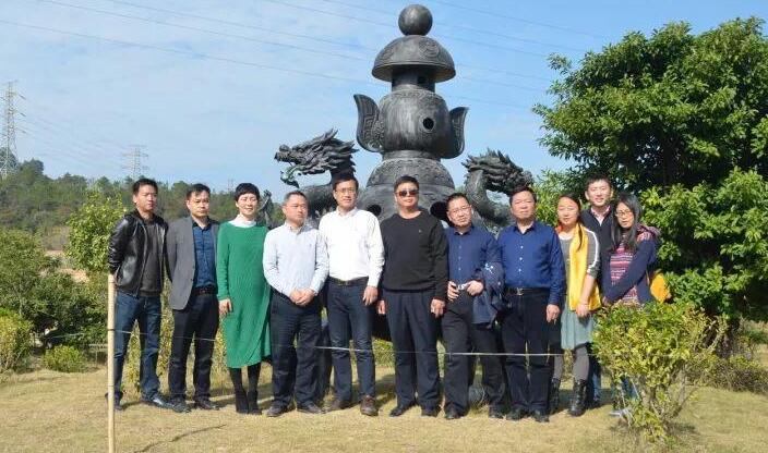 葛洪后裔、寧波寧?？h岔路鎮(zhèn)黨委書記葛歡善率隊來我園參觀考察