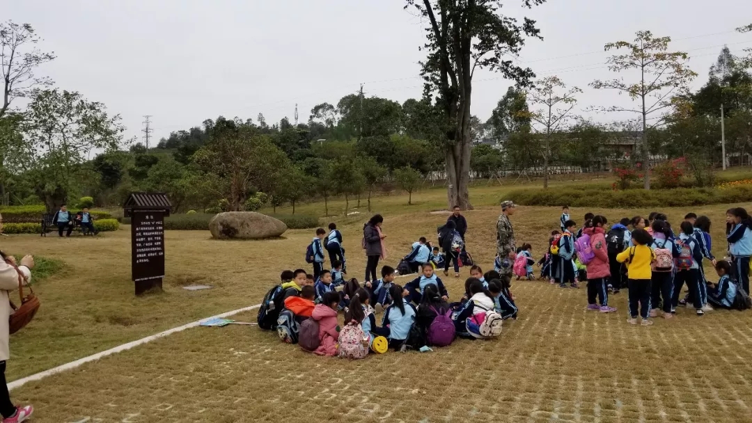 隨后同學們進行隊伍休整